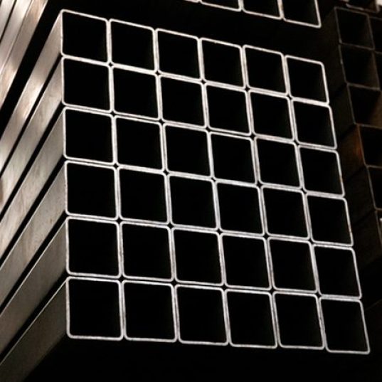 Tubos_quadrados_-_Tubos_de_Aco_Carbono.jpg